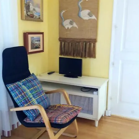 Lejlighed With 2 Bedrooms In With Shared Pool Enclosed Garden And Wifi