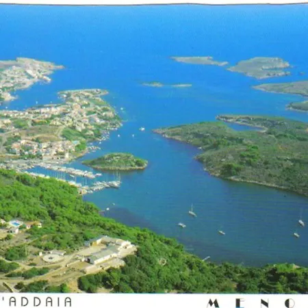 With 2 Bedrooms In With Shared Pool Enclosed Garden And Wifi Lejlighed Port d'Addaia